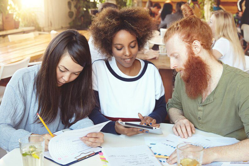 انواع روش های تحقیق و چالش ها و فرصت های آن ها