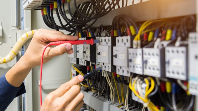 رشته مهندسی برق قدرت یا الکترونیک؟ + مقایسه کامل