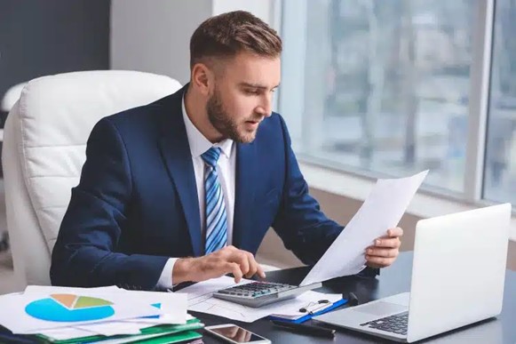 تفاوت رشته مدیریت مالی و حسابداری